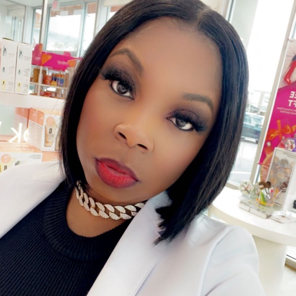 Meet your Posher, Falcon - Picture 2 of 2